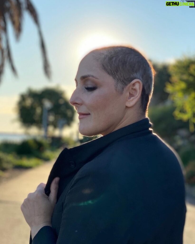 Ricki Lake Instagram - At the end of this month, it will be four years since I shaved my head in desperation after dealing with my hair loss for so many years. Since Feb 2020, I have, without fail, used the Harklinikken Hair Gain Extract every night before bed as directed, and I believe it has been instrumental for me in maintaining the hair that I have, having it be as healthy as possible and my natural color be as vibrant as possible. This product truly has been a game changer for me! Harklinikken is having a special 20% off Holiday offer right now and I encourage everyone who’s followed my story and can relate to be able to participate in getting a discount for this product line and protocol that has been so successful for me. #harklinikken #hairloss #selflove 📸 @amandademme