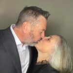 Ricki Lake Instagram - Gunderson Dettmer’s holiday party ring light set up was FUN! #wifeduties #love #thisis55 #grateful #play #joy #nofilter ❤️