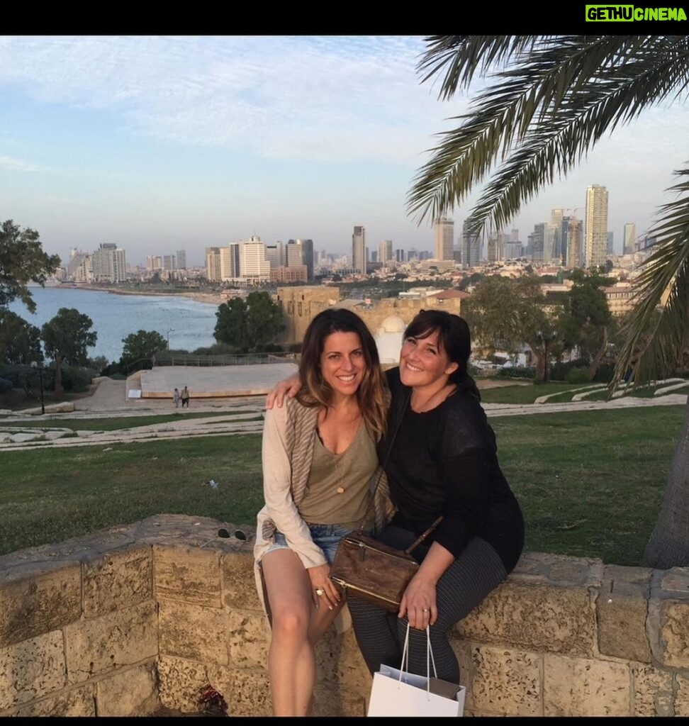 Ricki Lake Instagram - I do not mean to be silent during this horrific time. I have been at a complete loss of what to say in this moment. I am horrified and scared. What has happened to our humanity? I had the privilege to visit Israel with my partner Abby Epstein in Nov 2015 while filming our documentary Weed the People. Israel has been the leader in cannabis research. I had always wanted to visit and my time there was magical and inspiring. Had the honor of meeting and interviewing the late great Raphael Mechoulam and his team of Scientists on the incredible life-saving advances that they were making with cannabis for cancer research. My old talk show was also extremely popular in Israel. It was wild and surprising to see that even more than a decade after my show was off the air I was still recognized. I am proud of my Jewish heritage and will continue to pray for my people, and all of my friends in Israel, as well as the thousands of innocent Palestinians that are unjustly subjected to the rule of Hamas. #prayforisrael #prayingforpeace #prayingfortheworld
