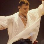 Ricky Martin Instagram - Puerto Rico estoy feliz de poder dejarles saber que estaré con ustedes el 26 de agosto con mi concierto SINFÓNICO en el Coliseo José Miguel Agrelot. No se lo pueden perder. Es un espectáculo mágico. Después de tantos años en los escenarios este concepto sinfónico me ayudó a revivir el camino musical que hemos recorrido juntos. Por eso, acompáñame en esta cita. No te arrepentirás. La vamos a pasar increíble. Boletos a la venta desde el 2 de mayo en ticketera.com