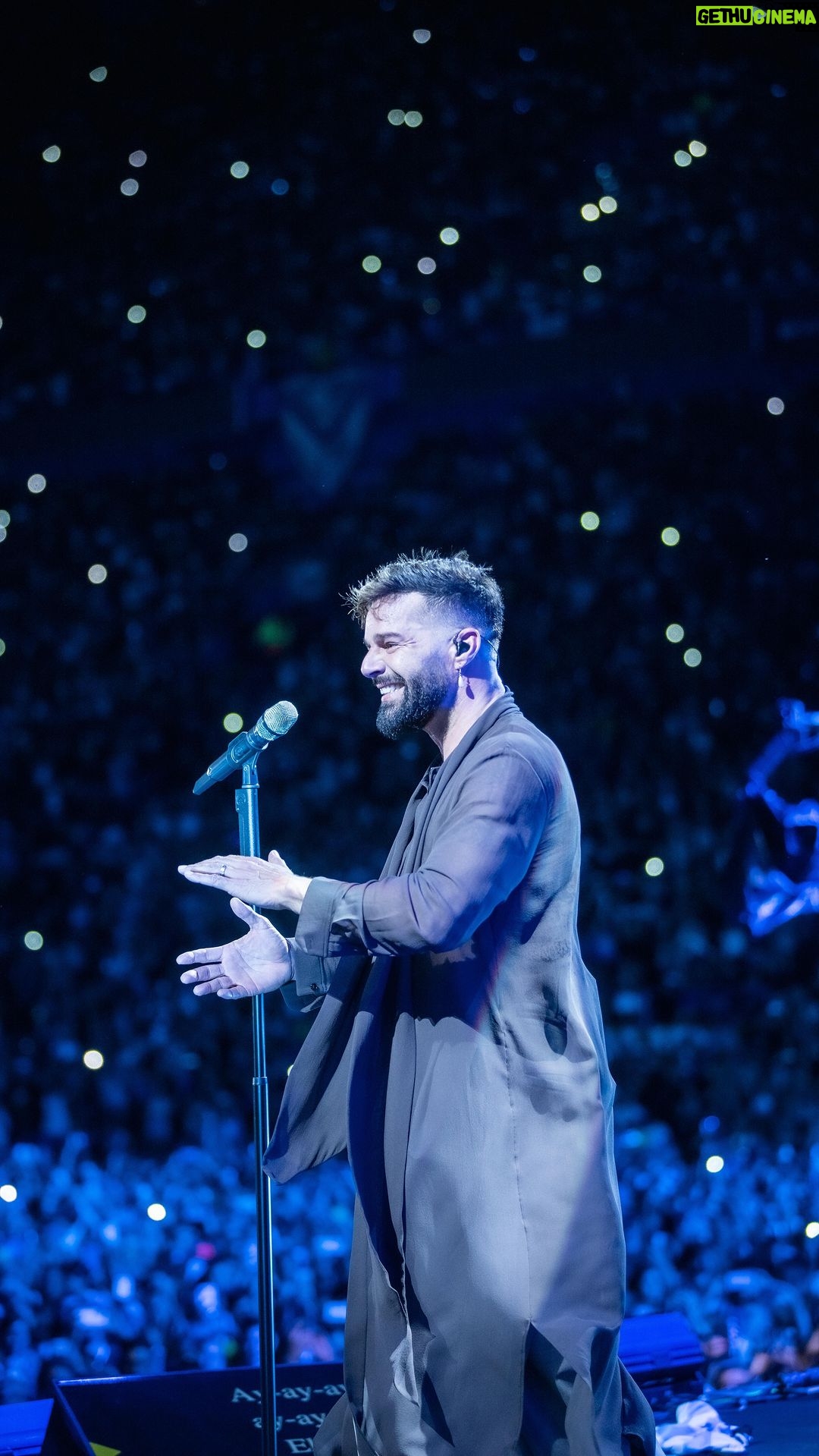 Ricky Martin Instagram - Gracias Buenos Aires. #sinf贸nico . 馃帴: @leandrovco
