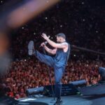Ricky Martin Instagram – Buenos Aires, no me dejas de sorprender. Esta noche no duermo. Gracias por como me miras, como me quieres, por tus sonrisas, tu cariño, tu fuerza, tu aplauso. Hoy Puerto Rico y Argentina se unieron por la música (una vez más) Sigo tan agradecido. 
Mañana les enseño más de lo que fue mi noche en Estadio Vélez
.
📷: @leandrovco
Styled by @dvlstylist Buenos Aires, Argentina