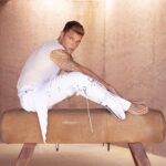 Ricky Martin Instagram - Gracias por tanto cariño familia. Espero que estén disfrutando de #PLAY. Si no lo has escuchado, haz click en el enlace de mi perfil. Siempre los leo. Styled by @dvlstylist Grooming by @barbaraguillaume Vídeo director: @elasticpeople