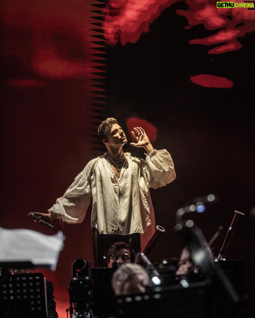 Ricky Martin Instagram - 2da noche #sinf贸nico . 馃摲: @leandrovco Buenos Aires, Argentina