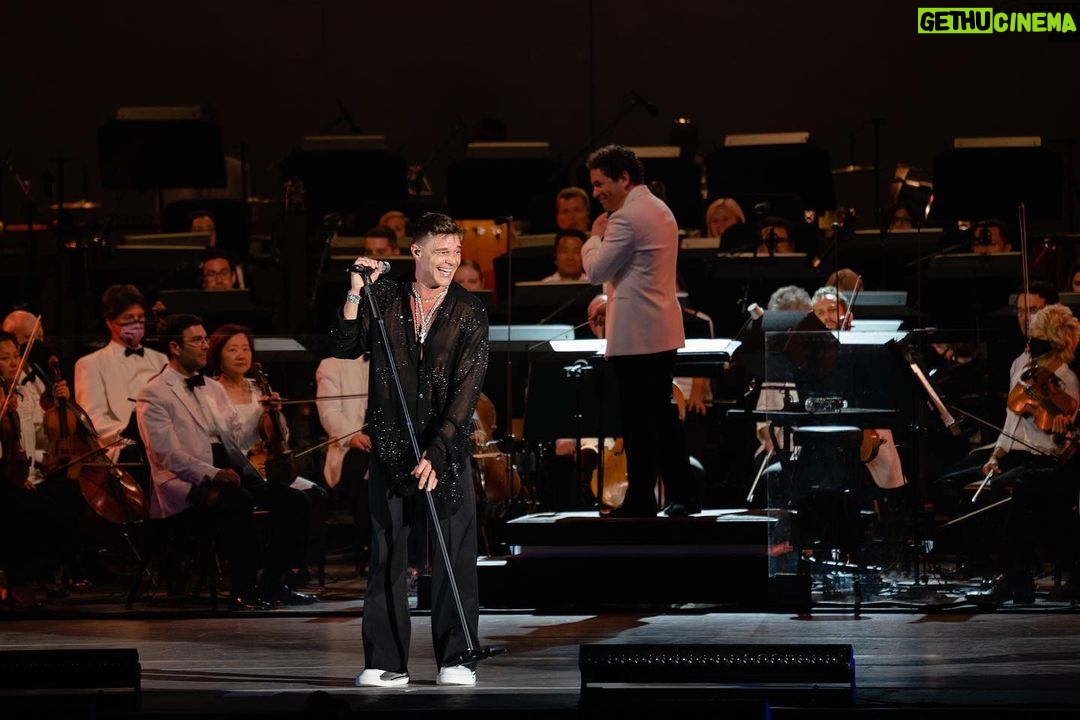 Ricky Martin Instagram - Two amazing nights with @gustavodudamel and @laphil at @hollywoodbowl. Two performances I will never forget filled with passion, nostalgia and a RAW sentiment that pushes me to keep doing what I love. I can already feel there is a before and after. Let’s see what’s ahead of us. One day at a time. To everyone in the audience, thank you so much for the energy you gave me. It filled me up like rocket fuel. You are my vice. And now more #PLAY Styled by @dvlstylist 📸: @keilenphotography Los Angeles, California
