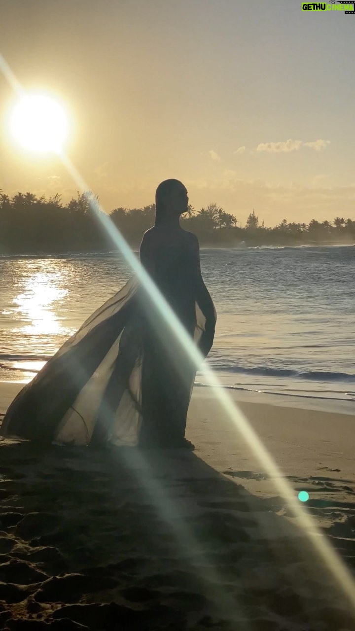 Ricky Martin Instagram - Jamás solo, siempre bien acompañado. Agradecido a todo el equipo que nos ayudó en esta producción. Director: @danielavesco Director of Photography: @mikemarasco Executive Producer: @mahyaverayofficial Producer: @a.nemcik Production Coordinator: @lelolay 1st Assistant Director: @kemeljamis 1st Assistant Camera: @taylordaneross Gaffer: @jacob_film Assistant Gaffer: @andre787_ Camera Operator: @mmvisualsolutions Steadicam: @iflysteadi Drone operator: @dronedogspr 2AD: @jeremychicopr Key Grip: @ramoncuadrado9153 Art Director: @derek_gonzalez_fort Editor: @danielavesco Video Post Production: @tonyrivas Photographer: @mounce Photo Post Production: @danielavesco BTS Video: @edbrains Stylist Ricky Martin: @dvlstylist Assistant Stylist Ricky Martin: @itsjosesantiago Hair Ricky Martin: @wandamontes1 Makeup Ricky Martin: @hanicbeauty Mi equipo de guerrerxs que hacen que mis pies sigan en la tierra. Sin ellxs no sería quién soy hoy @jlvn1161 @pakkonogitown @rondenepr @flavia_f @ktencer1 Web team: @inpulsemedia Model: @angelaponceofficial / @clearmodelsmgmt Stylist Angela Ponce: @dvlstylist & @micalovesthis Assistant Stylist Angela Ponce: @lechatcostumier Hair Angela Ponce: @yomayrasantiago Makeup Angela Ponce: @davemup Reik Management Team: @jjuarezww @davidedwardwest @rnox Stylist Reik: @micalovesthis Assistant Stylist Reik: @danvictoriagleason Hair Reik: @meneatumelena & @hellvirv Makeup Reik: @meneatumelena Puerto Rico