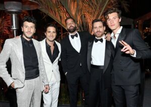 Ricky Martin Instagram - #Oscar night con gente buena. #VF #vanityfairoscarparty 

Photo Credit: Stefanie Keenan/VF22/WireImage