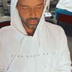 Ricky Martin Instagram – #OtraNocheEnLA hoodie en el enlace de mi perfil. 

LINK IN BIO #webstore Puerto Rico