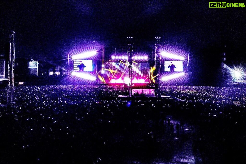 Ricky Martin Instagram - Noche mágica en el Foro Sol de #CDMX Gracias por la fuerza mi gente. Mañana #Monterrey! 📷: @danielavesco Foro Sol, México D.F.