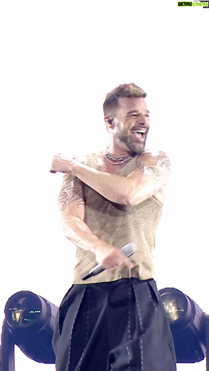 Ricky Martin Instagram - Thank you #Austin #TrilogyTour See you tomorrow Fort Worth! Austin, Texas