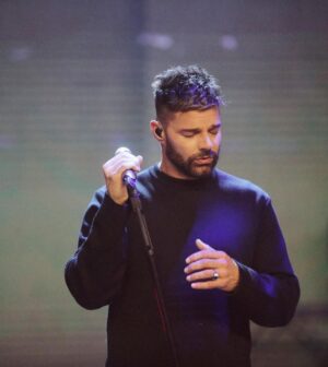 Ricky Martin Instagram - Seguimos en los ensayos. Y con muchas ganas de verte. 

4 de marzo Houston Tx
8 de marzo Ciudad de México
10 Monterrey
12 Guadalajara
16 Veracruz
18 Queretaro

#Ensayos 
📷: @danielavesco