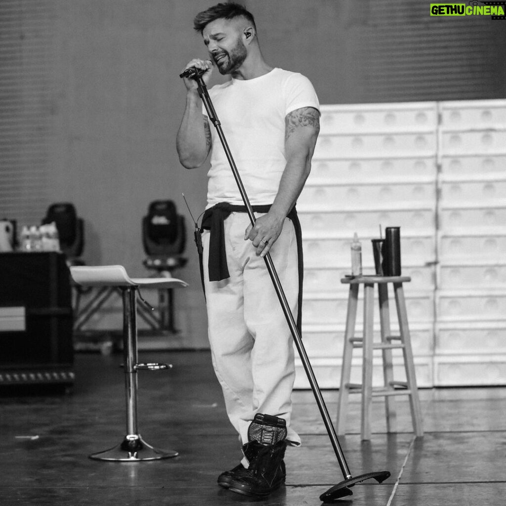 Ricky Martin Instagram - #inthenow #ensayos #rehearsal 📷: @danielavesco Mexico City, Mexico