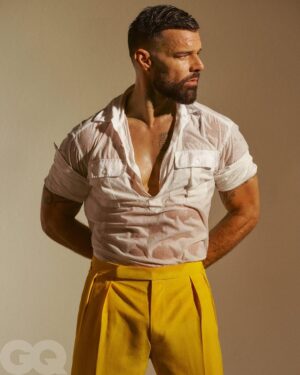 Ricky Martin Instagram - 25 years ago, @ricky_martin kicked off a Latin explosion in the US with his hit ‘Livin La Vida Loca’ and shot to universal fame. Now—with all of that early aughts experience—the singer is taking another run at stardom. And this time he’s being himself.

At the link in bio, Ricky Martin reflects on life as a dad, his ascent to celebrity, coming out, and paving the way for Latin stars of today. 

Written by @alexgfrank
Photographs by @ericraydavidson
Styled by @branduh