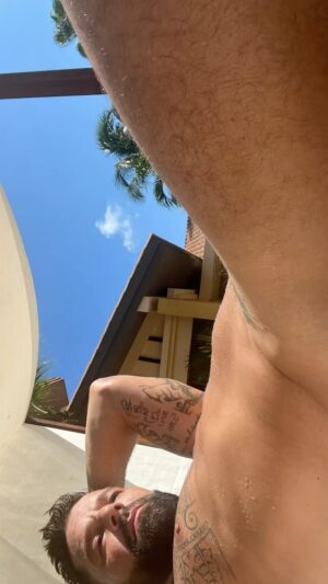 Ricky Martin Instagram - Avoiding tan lines! Thank you, you’re welcome