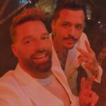 Ricky Martin Instagram - En Miami preparando algo que estoy seguro les emocionará 🎶🔥🎶 ¡Seguimos! @nodal Miami, Florida