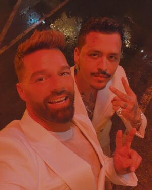 Ricky Martin Instagram - En Miami preparando algo que estoy seguro les emocionará 🎶🔥🎶 ¡Seguimos! @nodal