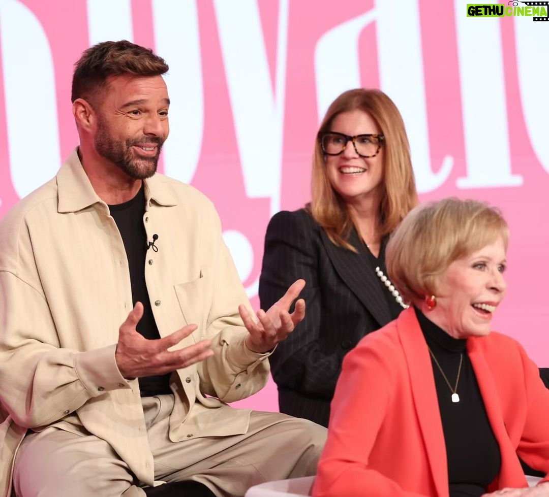 Ricky Martin Instagram - So happy and inspired to be able to stand up in front of the camera and share amazing stories with people I admire. Remember, March 20th #PalmRoyale at @appletv with Kristen Wiig and an outstanding cast.