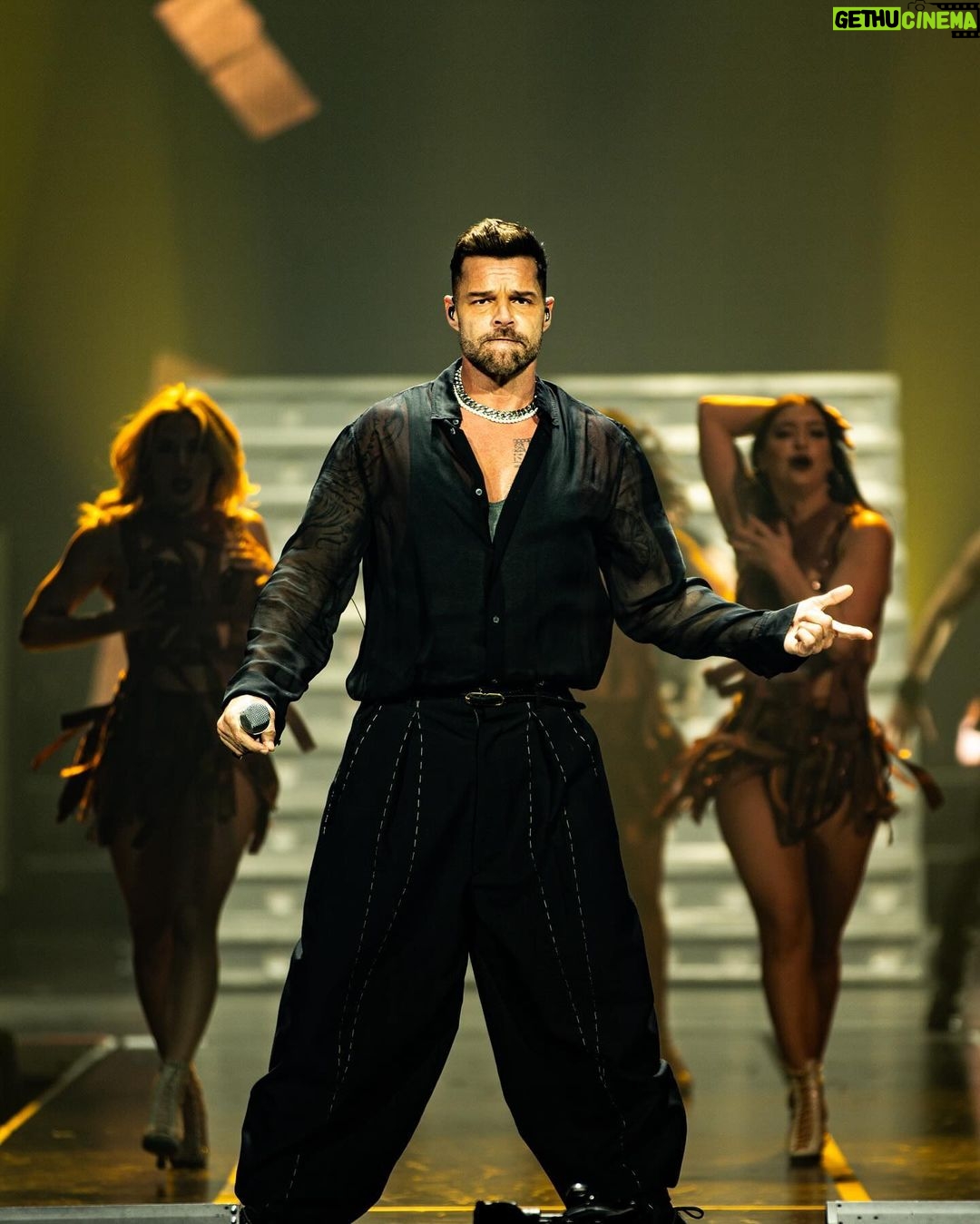 Ricky Martin Instagram - #TrilogyTour is back on the road. Tonight was Fresno and San Francisco is next! Always a good time with the gang. . . 📷: @leandrovco San Francisco, California
