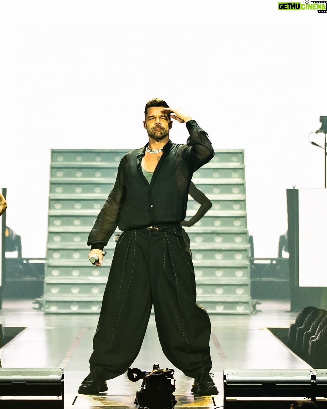 Ricky Martin Instagram - #TrilogyTour is back on the road. Tonight was Fresno and San Francisco is next! Always a good time with the gang. . . 📷: @leandrovco San Francisco, California