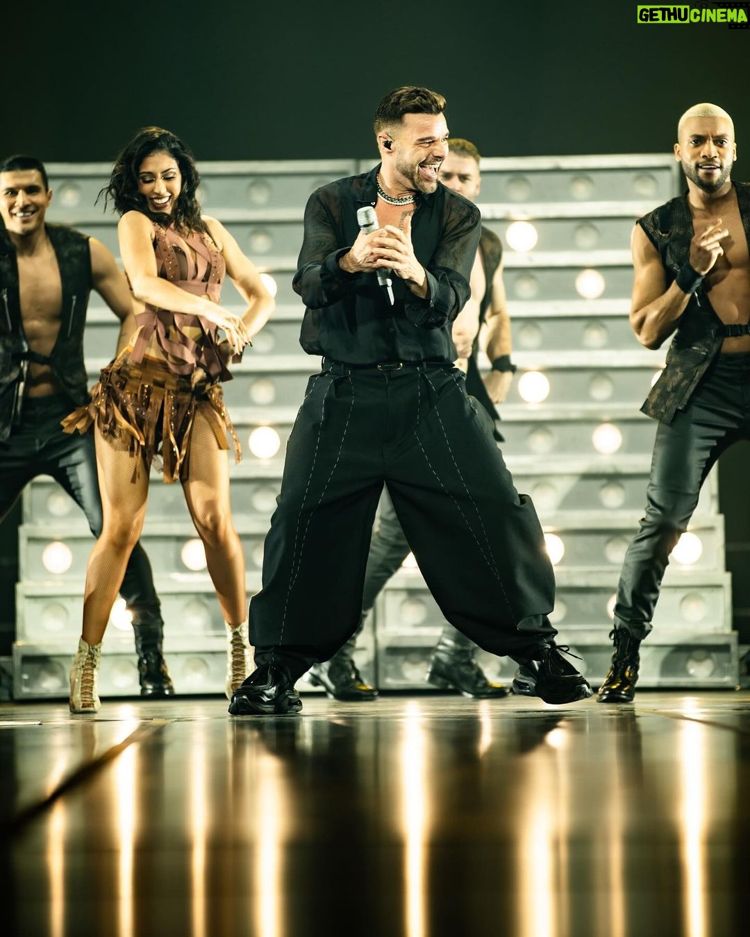 Ricky Martin Instagram - #TrilogyTour is back on the road. Tonight was Fresno and San Francisco is next! Always a good time with the gang. . . 📷: @leandrovco San Francisco, California