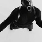 Ricky Martin Instagram – Una de las cosas que más amo de la actuación es que me
permite interpretar diferentes roles y puedo usar mi libertad creativa a más no poder. René, hermano, eres un monstruo! Admiro tanto tu visión tanto como artista como director, productor y creativo. Me costó lo del rapeo, eso
creo que te lo
dejo a ti. Lo de tu voz cómo baladista, lo podemos trabajar 😂, pero de más está decir que me lo pase increíble. Muchas gracias por contar conmigo. ¡Seguimos familia! Nos vemos en Puerto Rico pronto
.
Visiten mis historias para que puedan ver todo el cortometraje.