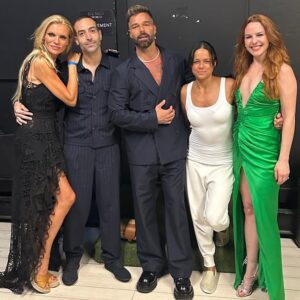 Ricky Martin Instagram - Más risas, por favor. Que así sea siempre.