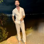 Rico Melquiades Instagram - Apesar das surpresas, 2023 encerra como começou: mostrando que a vida é incrível e que ter fé em Deus é ter tudo! Meus erros me fizeram crescer, meus desafios me tornaram mais forte e vocês, continuam a me inspirar e acreditar que sou capaz de alcançar meus objetivos! Amo todos vocês! Que 2024 seja um ano feliz para todos! Florianópolis, Santa Catarina