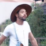 Rico Melquiades Instagram - Quem aí também tem saudades? Meu nome era doce durante as votações, mas que bom que de tanto falarem, concretizou e tornou-se realidade 🤣 Próximo mês estreia uma nova temporada de A FAZENDA, e eu quero saber: pra quem vocês querem que eu passe o chapéu? 🤠👀