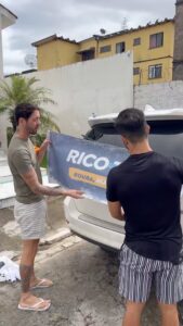 Rico Melquiades Instagram - O segredo acabou: o sou pré candidato a deputado federal! Se vocês acham que calada eu vou ficar, se enganaram. Vou descobrir como esse povo fica rico em 15 dias e vou expor as cobras caninanas da câmera federal. E nem precisa ter medo, Rico eu já sou, então prometo não roubar. 🤞🏼 Se corrupção te aborrece, é Rico e não se estresse. Se corrupção te faz mal, é Rico Chupa P*u. Alagoas, Maceió