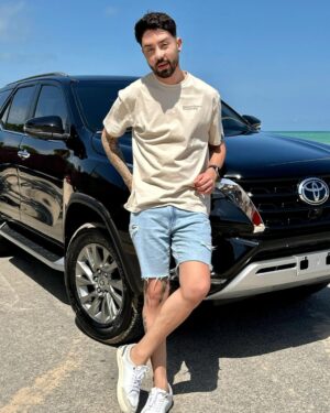 Rico Melquiades Instagram - Cara nova , e agora de CARRO novo tbm !!! 😎
- Nos stories tem mais detalhes do meu carro novo ❤️ @autofortetoyota