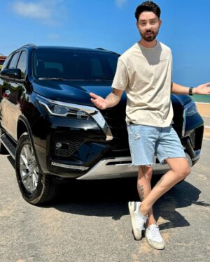 Rico Melquiades Instagram - Cara nova , e agora de CARRO novo tbm !!! 😎
- Nos stories tem mais detalhes do meu carro novo ❤️ @autofortetoyota