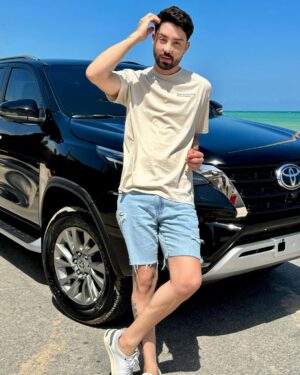 Rico Melquiades Instagram - Cara nova , e agora de CARRO novo tbm !!! 😎
- Nos stories tem mais detalhes do meu carro novo ❤️ @autofortetoyota