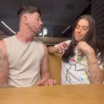 Rico Melquiades Instagram - E vocês fazem amor no claro ou no escuro ?