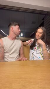 Rico Melquiades Instagram - E vocês fazem amor no claro ou no escuro ?