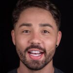Rico Melquiades Instagram - CALADO VENCE!!! E venceuuu 🏆 Realizamos o caso do @ricoof, uma experiência excepcional, um RETRABALHO das Lentes de Porcelanas. Foram instalados 20 Elementos, da cor BL1 HT, 🦷💎 Caso realizado pelos Drs: @caproni.drjanderson @caproni.dragisele . . . . ———————————— De acordo com a resolução CFO 196/19, que autoriza a divulgação de imagens relativas ao diagnósticos e ao resultado final. Lembrando que o resultado é único e individual à cada paciente. Duvidas envie nos um direct! @drviotto @ricomelquiades #lentesdecontatodental #lentes #sorriso #transformação #sorriso #brasil #smile #reels #foto .