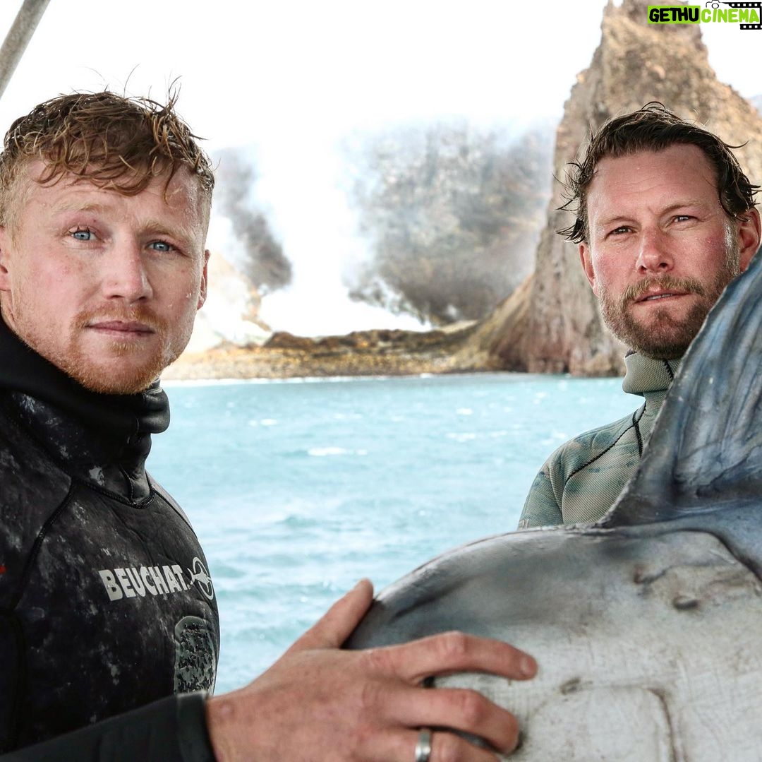Riley Elliott Instagram - HAPPY @sharkweek Be sure to tune in on @discovery and online @discoveryplus Big thanks to @saminthewild_ for coming on a crazy sketchy weather burdened shark adventure chasing down Mako and Great white sharks. Climate induced weather systems made it deadly to get through the shoot but with persistence, an epic skipper Sean Kelly and an incredible crew of Sigmund Spath @wazzagreen Tony Spear @billy.turner98 @liquid_action_films George Hennah Camillo Spath and the epic team @radleystudios we managed to pull some rabbits from hats in front of active volcanoes and 100year storms. Insane voyage so be sure to check out Great White vs Mako Friday 29th in the Us And thank you so much to the Shark Week family from DC for the incredible annual goodie back of Shark Week memorabilia that I’ll still be rocking when I’m a 70year old salty dog.