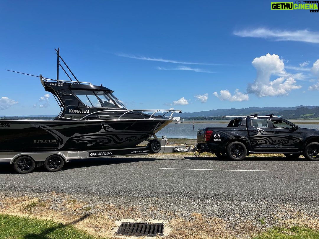 Riley Elliott Instagram - @sharkweek 2023 is a week away for those in the N Hemisphere. Some behind the scenes of Jaws in the Shallows which airs Thursday the 27th July at 8pm Be sure to check it out. Lots of Great Whites, scientific firsts, amazing Nz locations and a variety of other sharks species.
