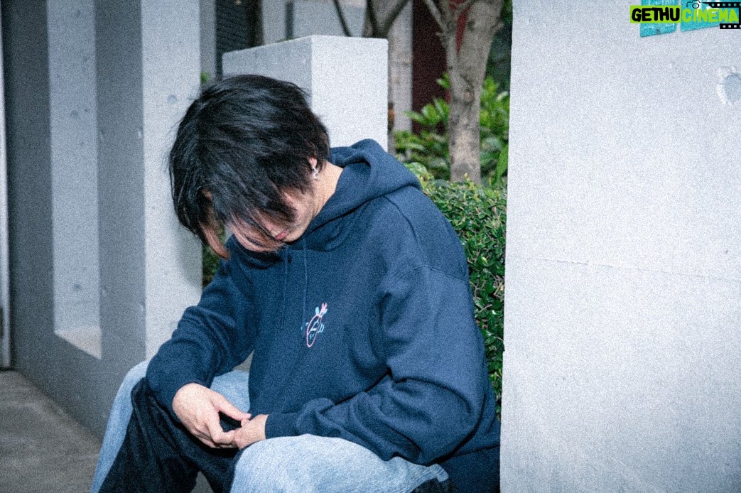 Rinne - 5.1K Likes - 【お知らせ】
「色々あって初ツアーがZeppになっちゃったツアー」
の先行受付が開始されております!🙏
グッズはONLINE STOREから購入できます!
▽チケット先行受付
http://eplus.jp/rinne/
▽ROOFTOP ONLINE STORE
rooftoponlinestore.com/shopbrand/ct46/