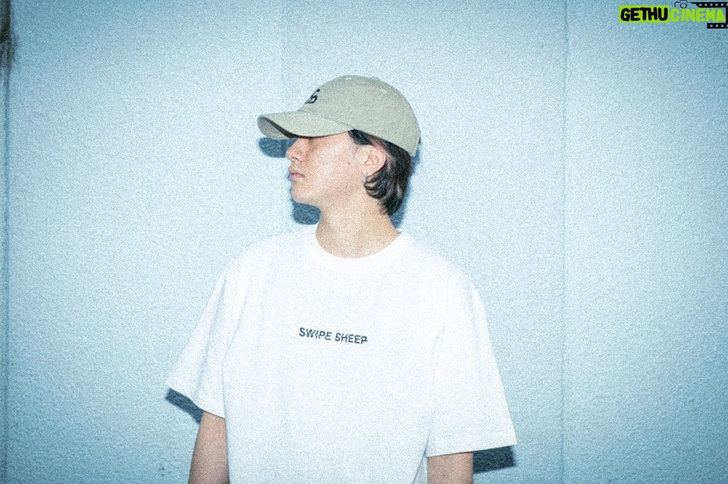 Rinne - 4.9K Likes - 【NEW GOODS】
Rin音“swipe sheep”RELEASE TOUR
「色々あって初ツアーがZeppになっちゃったツアー」
NEW GOODS「swipe sheep ツアーTシャツ」の先行オンライン販売が決定しました。
6/12 20:00〜オンラインストアにて販売開始です!