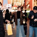 Ring Liao Instagram - 🇯🇵Tokyo, Day 1 在雷門要拍到一張乾淨的照片偏難 不信請看最後三張😂 這次來東京的氣溫大概落在5°-15° 我在市區穿皮衣裡面加個針織就覺得很夠了 🤎美拉德色皮衣是 @yuyu_active 淺草寺雷門