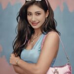 Ring Liao Instagram - 第一張是我的整形範本 後面都不用看了謝謝🙂 看到最後你會發現 我的AI除了年齡層很廣 也間接告訴我 千萬不要去打籃球跟學搖滾樂？？ #yearbook #NT190 #EPIK