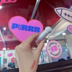 Ring Liao Instagram - 如果我是美校的學生 應該會蠻嗆辣的….. 感覺是Gossip Girl那種,不是Glee哈哈哈哈哈 誰想當我同學😌 #benefitcosmetics #一濺鍾情唇采露 #絨液心動唇采露 🧸ACC/ @apmgirls_asia @apmmonaco #apmmonaco #apmgirls Everywhere burger club 漢堡俱樂部