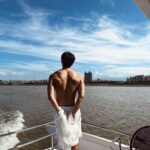 Ring Liao Instagram - Thanks for the great day!!⛵️🌞 真的好喜歡出海！好開心哦🤍🤍 我決定把這圖放我手機封面 增加我賺錢的動力🤣