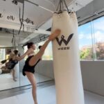 Ring Liao Instagram – 妳的蜜桃教練 @itsringring 已上線！

只要你想要，我們就能為妳達成🍑
#蜜桃臀養成 #體態規劃 #重量訓練

想瘦的再快一點！千萬不能錯過💦
#拳擊訓練 #泰拳訓練 #超派鐵拳訓練 #都歡迎

🌟預約可直接私訊🙋🏻‍♀️🙋🏻‍♂️ WEEE Fitness