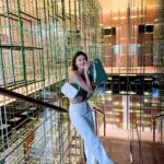 Ring Liao Instagram - 每次參加 @lamertaiwan 的活動都好興奮 除了一如既往的高質感 也總是帶給女人們最高規格的保養享受 這次推出全新產品「超維度緊緻拉提精萃」 全台只有限量1200瓶！ 聽說VVIP就已經搶了1/3！ 選用高活性活藻及玻尿酸的拉提發酵精華為基底 結合奇蹟活凝金萃,使活性成份更均勻分佈、完整吸收！ 從底層注入飽滿水感，打造全方位精緻輪廓 運用《6維度定點拉提》使臉部回到青春V焦點✨ 當天試用的滑順感與吸收力真的很棒 很期待上臉30天後的效果 是不是連音波的錢都省了🥹 #LaMerLiftingFirmingSerum #MiracleBroth #LaMerLiftsMeUp #LaMerTaiwan #LaMer #海洋拉娜 #超維度緊緻拉提精萃 寒居酒店 Humble Boutique Hotel