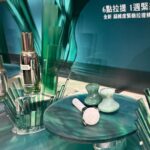 Ring Liao Instagram - 每次參加 @lamertaiwan 的活動都好興奮 除了一如既往的高質感 也總是帶給女人們最高規格的保養享受 這次推出全新產品「超維度緊緻拉提精萃」 全台只有限量1200瓶！ 聽說VVIP就已經搶了1/3！ 選用高活性活藻及玻尿酸的拉提發酵精華為基底 結合奇蹟活凝金萃,使活性成份更均勻分佈、完整吸收！ 從底層注入飽滿水感，打造全方位精緻輪廓 運用《6維度定點拉提》使臉部回到青春V焦點✨ 當天試用的滑順感與吸收力真的很棒 很期待上臉30天後的效果 是不是連音波的錢都省了🥹 #LaMerLiftingFirmingSerum #MiracleBroth #LaMerLiftsMeUp #LaMerTaiwan #LaMer #海洋拉娜 #超維度緊緻拉提精萃 寒居酒店 Humble Boutique Hotel