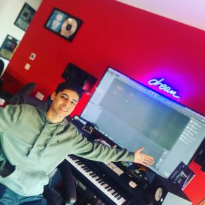 Rishi Rich Instagram - A Very Warm Welcome to my Student Armaan to the UK all the way from Mumbai 🎼 He Will be spending the next 3 weeks shadowing me whilst I work with various different Artists , completing projects I’m working on , meeting my artists and also learning from them, learning about the music industry and a complete fun working trip ( with a few nights out too! 🎉) . The feeling of giving back and teaching the next Generation is amazing. #classinsession @armaansamtani