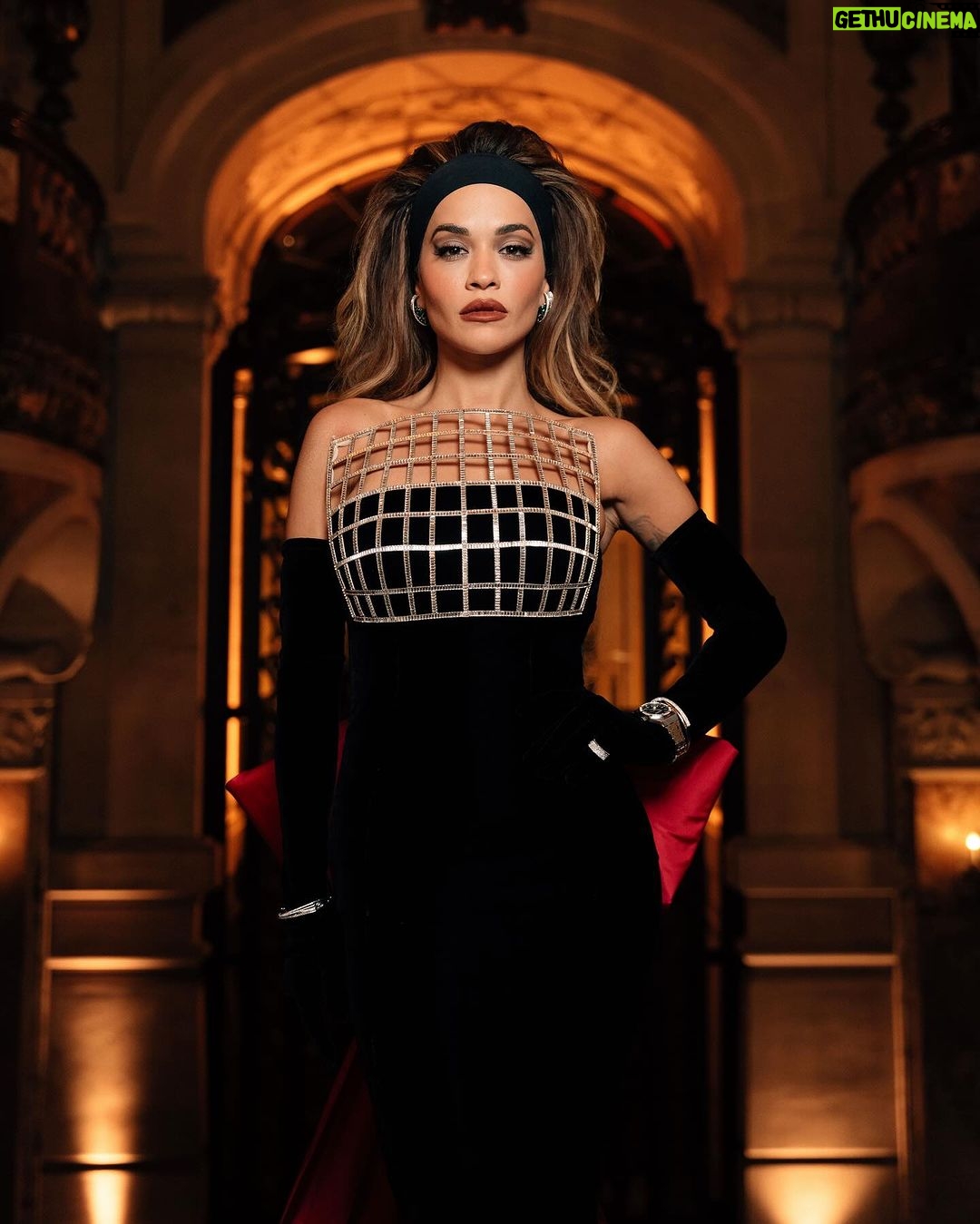 Rita Ora Instagram - Thanks for inviting me to sing for you @audemarspiguet @tamararalph such a stunning venue 🎀💕 #ad Paris, France