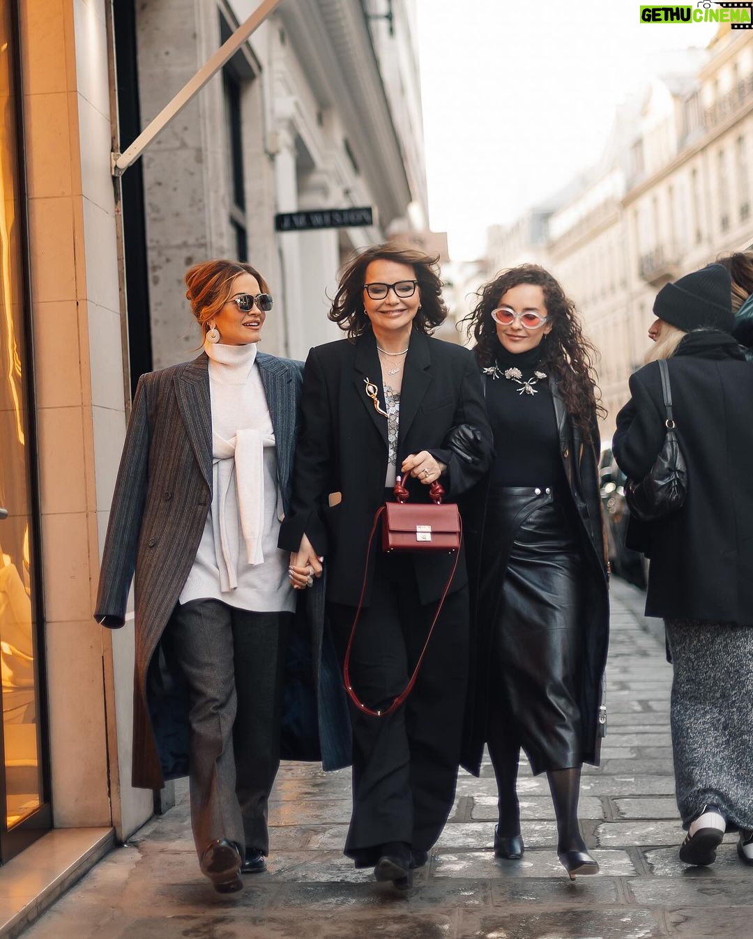 Rita Ora Instagram - Paris Fashion Week!! The Ora’s are here ✨💘 What a beautiful first show from my dearest @mrkimjones @dior words can’t express how incredible it was!! I think I like this little life! Hair and make up by my lady @lisalaudat1 📸 @tiziano.raw #ad Paris, France