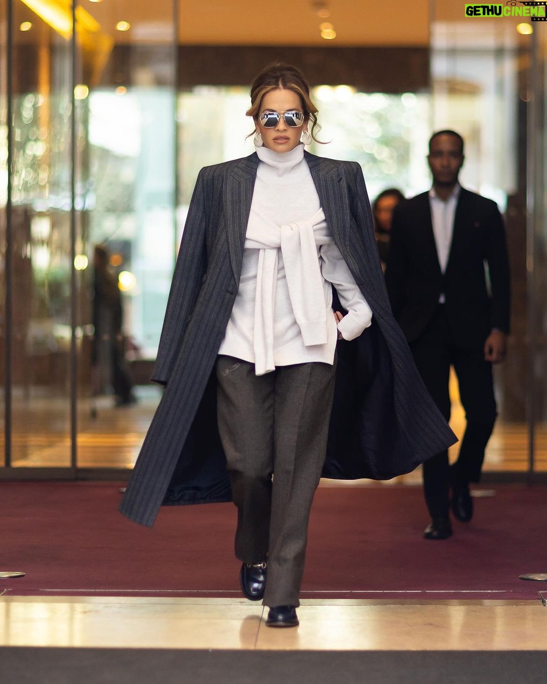 Rita Ora Instagram - Paris Fashion Week!! The Ora’s are here ✨💘 What a beautiful first show from my dearest @mrkimjones @dior words can’t express how incredible it was!! I think I like this little life! Hair and make up by my lady @lisalaudat1 📸 @tiziano.raw #ad Paris, France